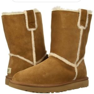 UGG Classic Spill Seam Genuine Shearling Boot
UGG